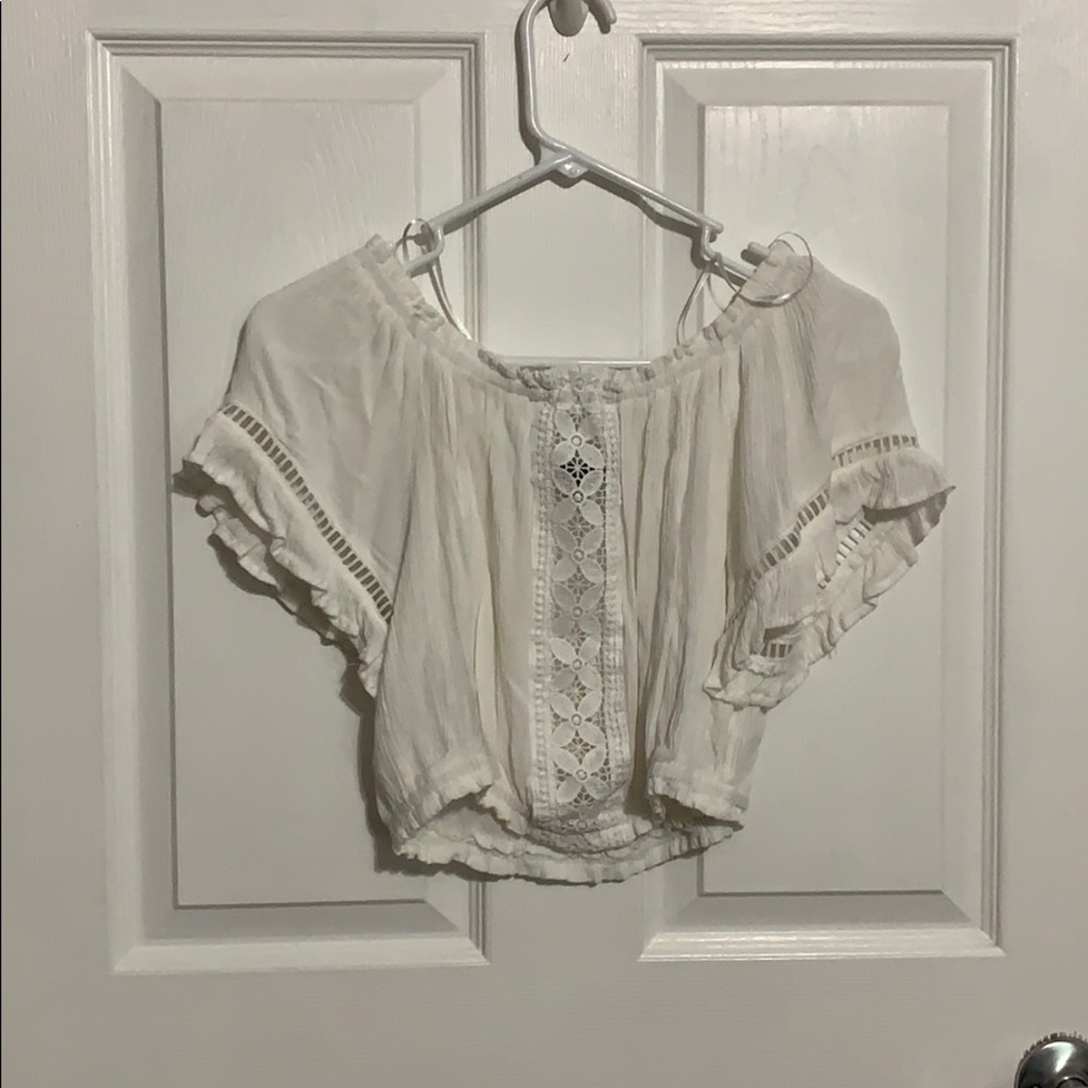 Off shoulder crop top.